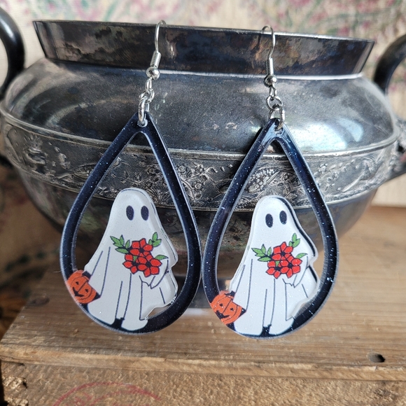 Sweet Ghost Halloween Earrings Handmade - Picture 2 of 7